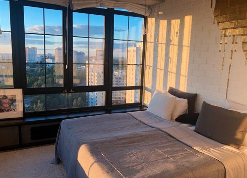 Queen Bed Room